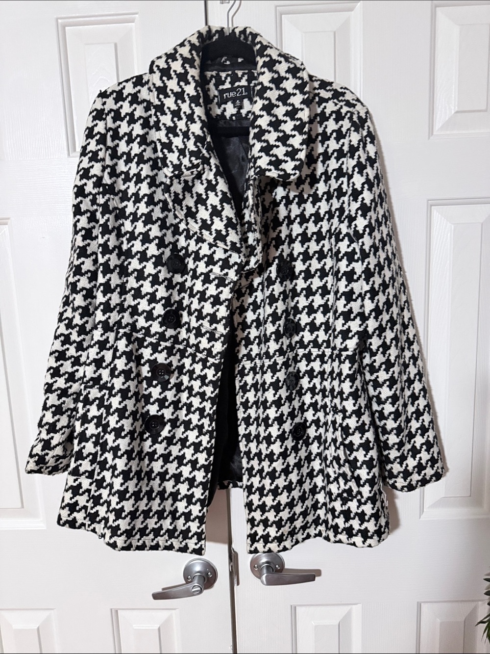 Rue21 Black & White Houndstooth Double-Breasted Pea Coat